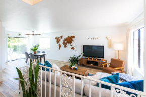 Spacious Family Retreat! Sleeps 12 + huge backyard